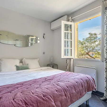 Apartment Le Clos Sainte Anne-2 By Interhome Saint-Tropez