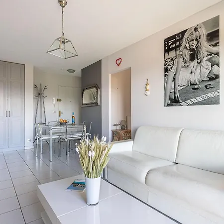 Apartmán Le Clos Sainte Anne-2 By Interhome