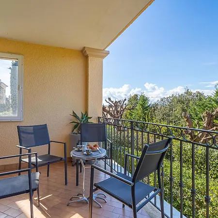 Le Clos Sainte Anne-2 By Interhome