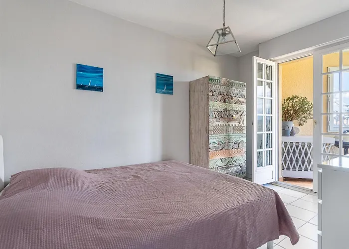 Apartment Le Clos Sainte Anne-2 By Interhome