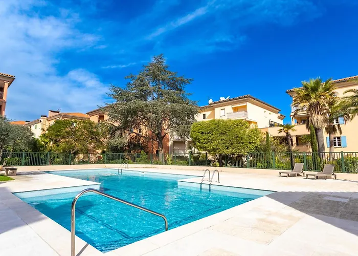 Apartment Le Clos Sainte Anne-2 By Interhome Saint-Tropez